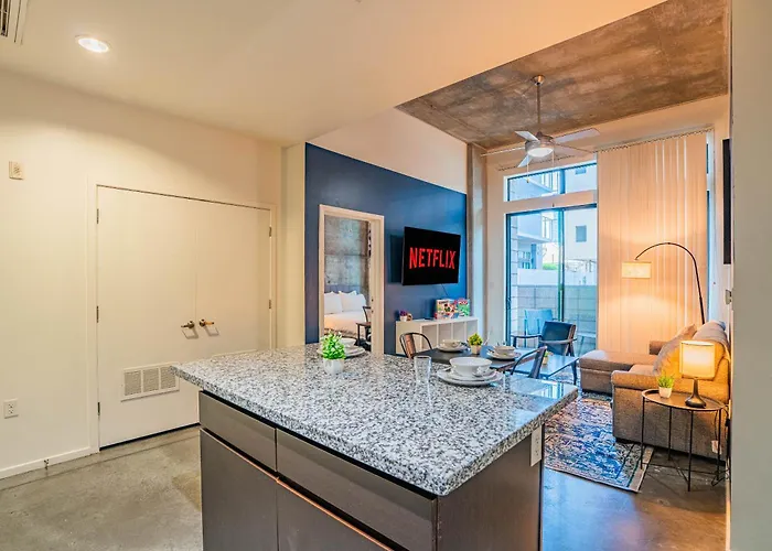 Roosevelt Row Dt Gym Pool Parking Balcony Wd Apartment