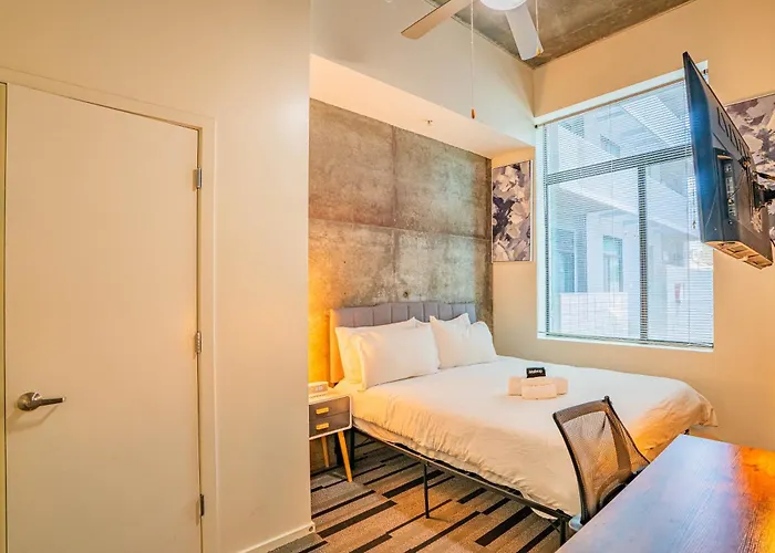 Roosevelt Row Dt Gym Pool Parking Balcony Wd Apartment *